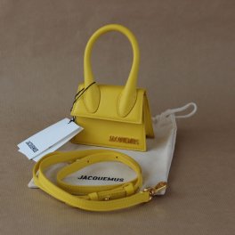 Jacquemus mini Chiquito